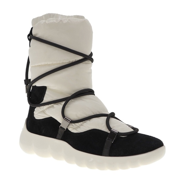 Moncler Cora Boots Nylon White Size 10 New - Picture 1 of 6
